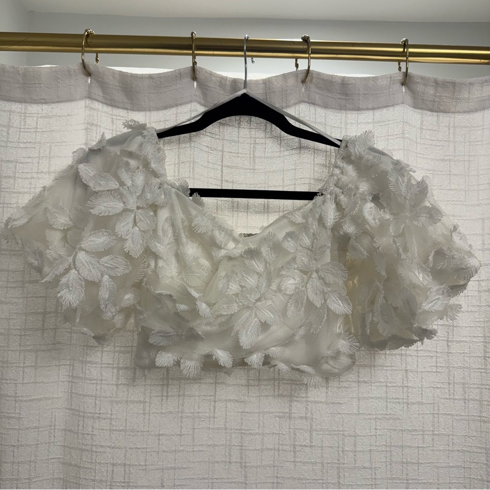 Love Triangle White Floral Embroidered Puff Sleeve Bridal Bach Cropped Top
